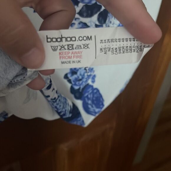 Gorgeous Blue Floral Wrap Style Dress - Picture 7 of 8